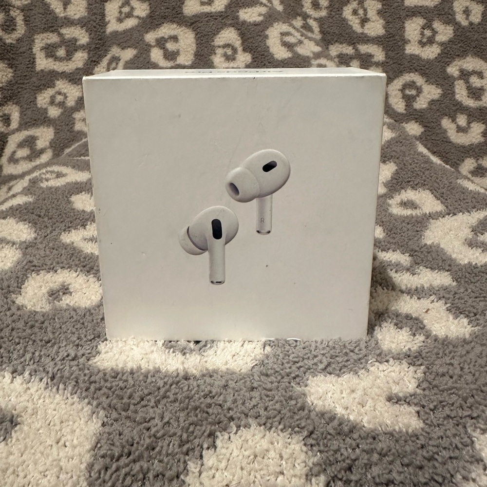 Apple AirPods Pro (2nd generation) with Active Noise Cancellation New 🆕 😍😍
